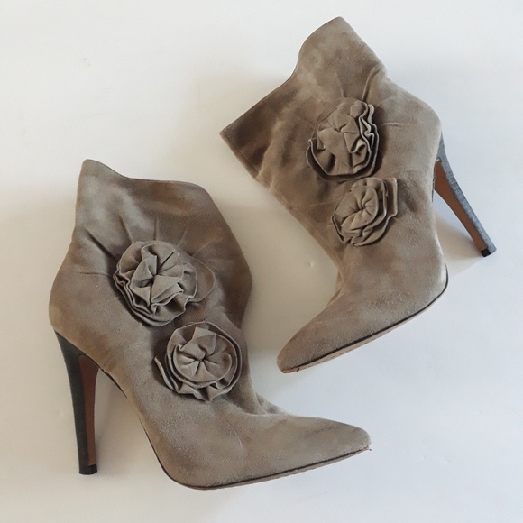 Vince Camuto Shoes - Vince Camuto heeled boots with flowers